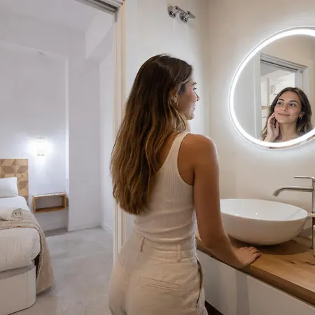 Florit Flats - Ceramic Homes - 4 Guest - Ac Wifi - Near Sorolla Train Station